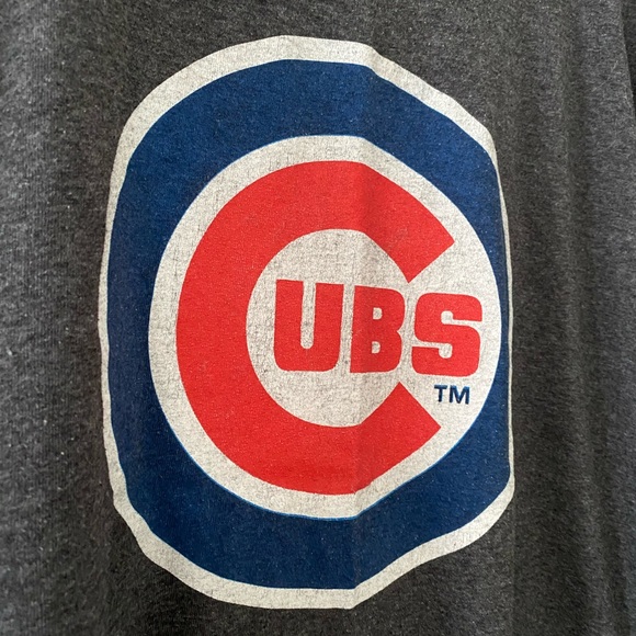 Cubs Logo Men's Black T-Shirt - Picture 2 of 2